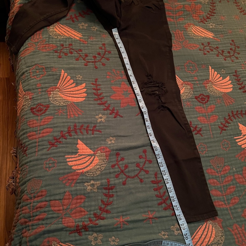 AE size 8 Long. Black knee hole jegging. - Picture 5 of 7